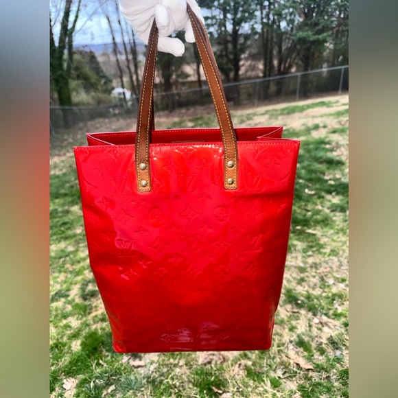 LV w/ COA Reade Shopper Tote MM in Red Vernis - Picture 2 of 16